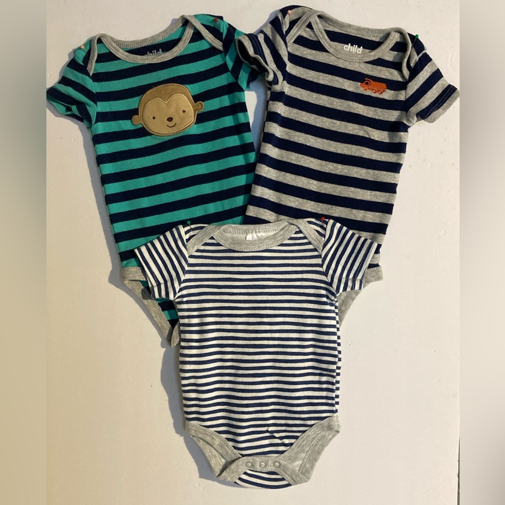 3 piece bundle of Onesies all 0-3 months